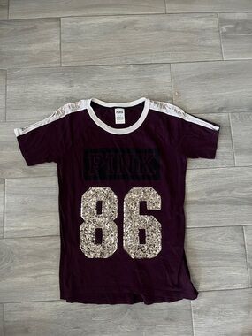 PINK Victoria's Secret burgundy Sequin '86' Graphic Tee size medium